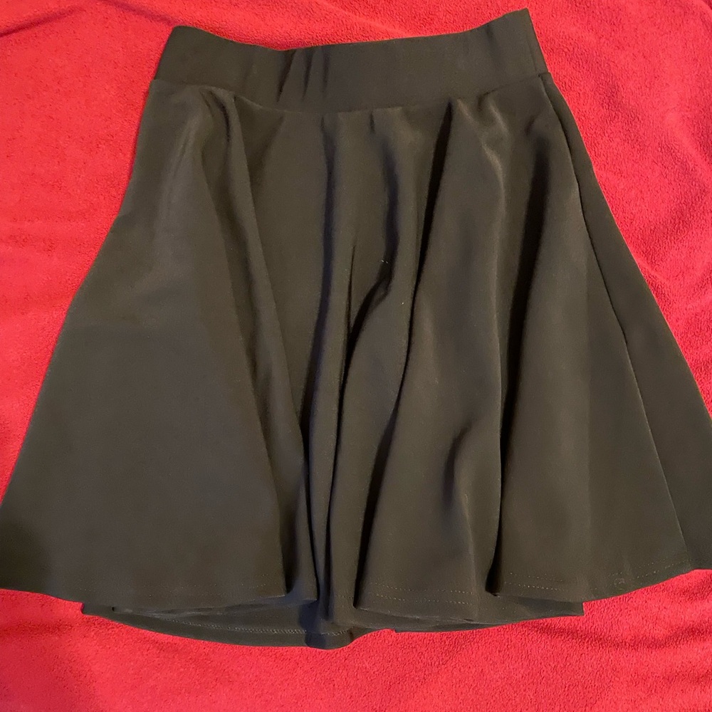 2 for $10⚡️ Black flare skirt